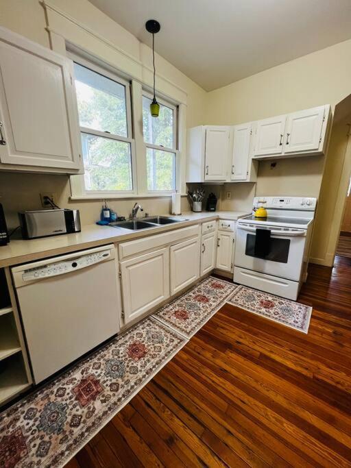 4 Bedroom Dc'S Best Location With Parking, Walk To Clarendon Metro, Shopping And Nightlife! Arlington Exterior foto