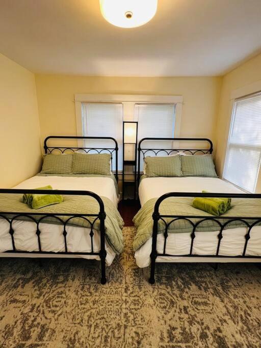 4 Bedroom Dc'S Best Location With Parking, Walk To Clarendon Metro, Shopping And Nightlife! Arlington Exterior foto